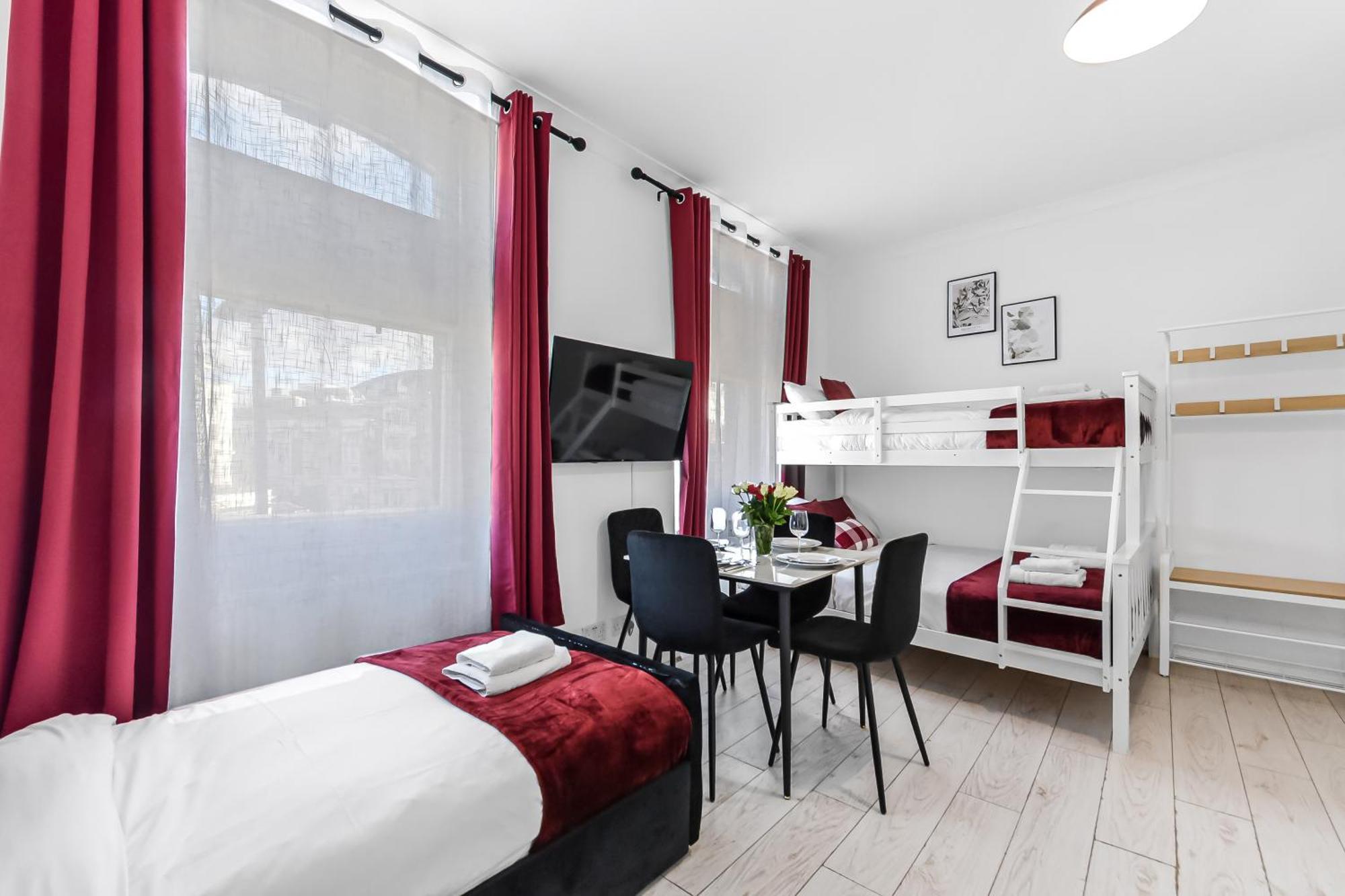 Lovely In Mornington Crescent Station * London